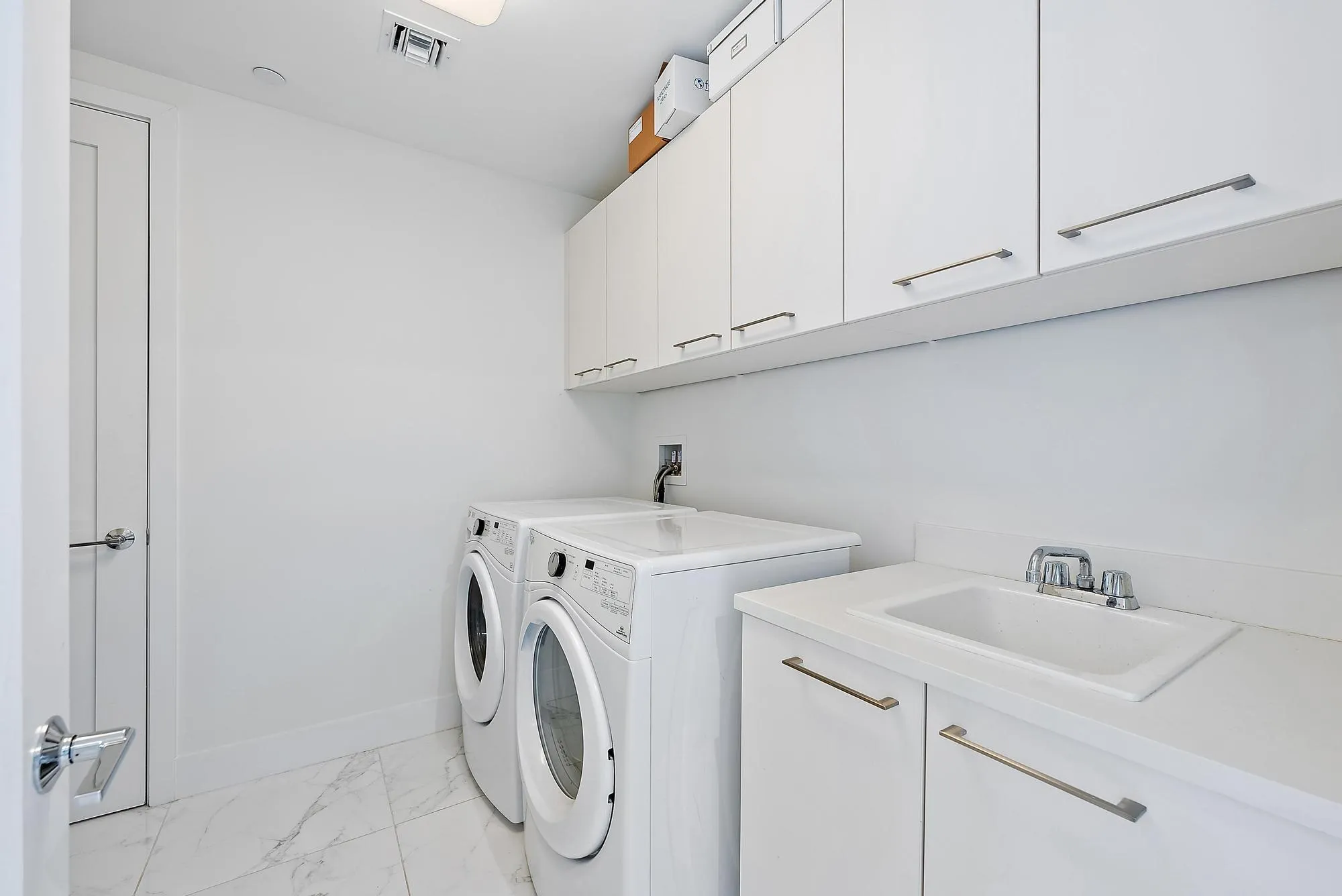 2 Water Clb Wy 603-1
