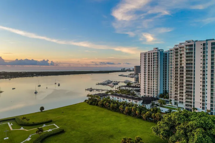 118 Water Club Ct N Twilight-8