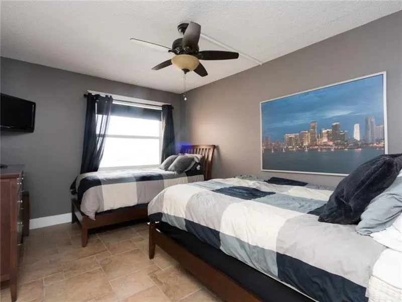 2nd bedroom