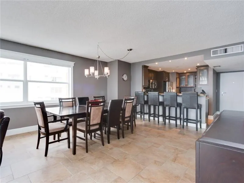 121 nit 806 living and dining room s1