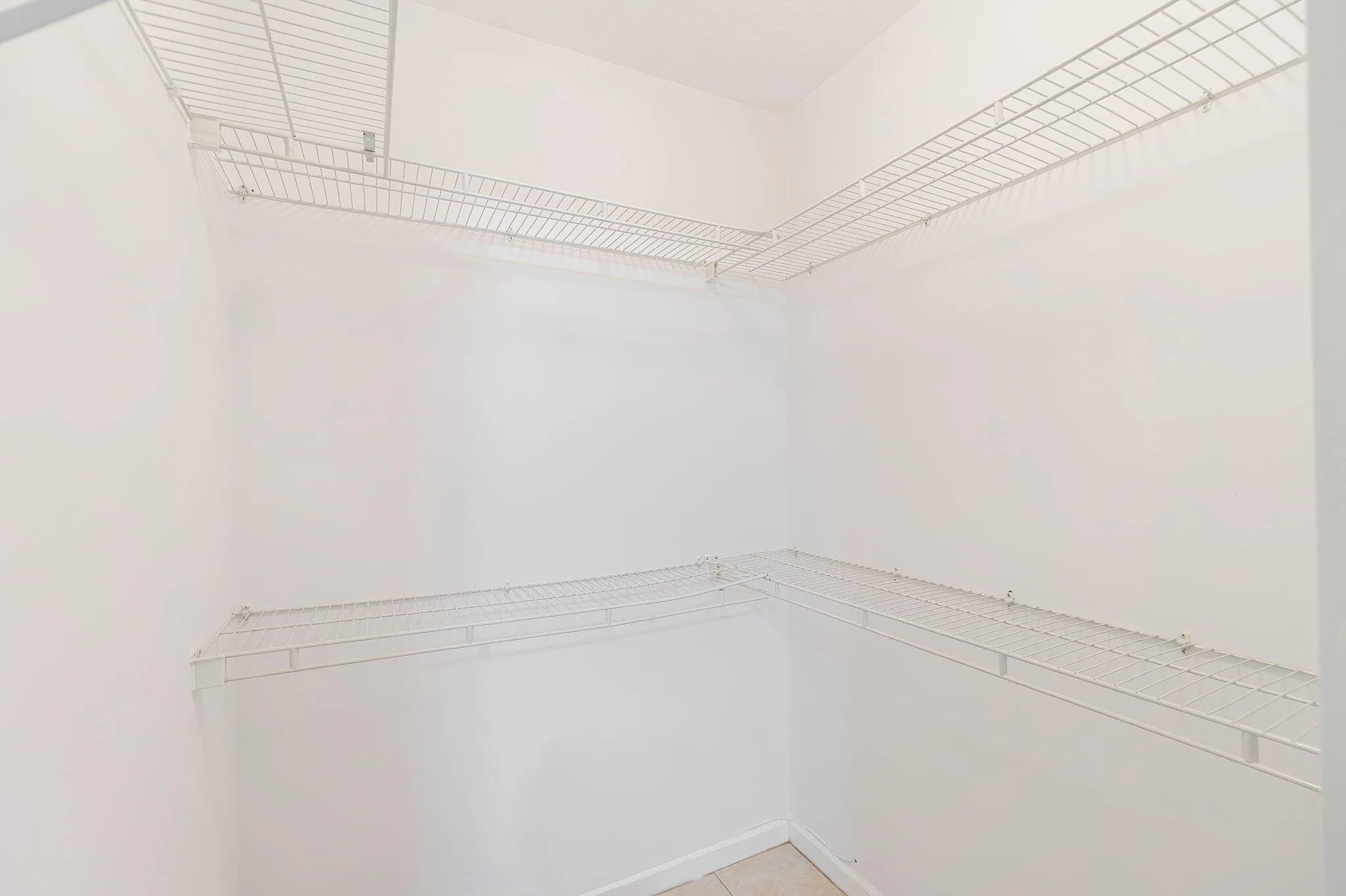 2nd Bedroom Walkin closet