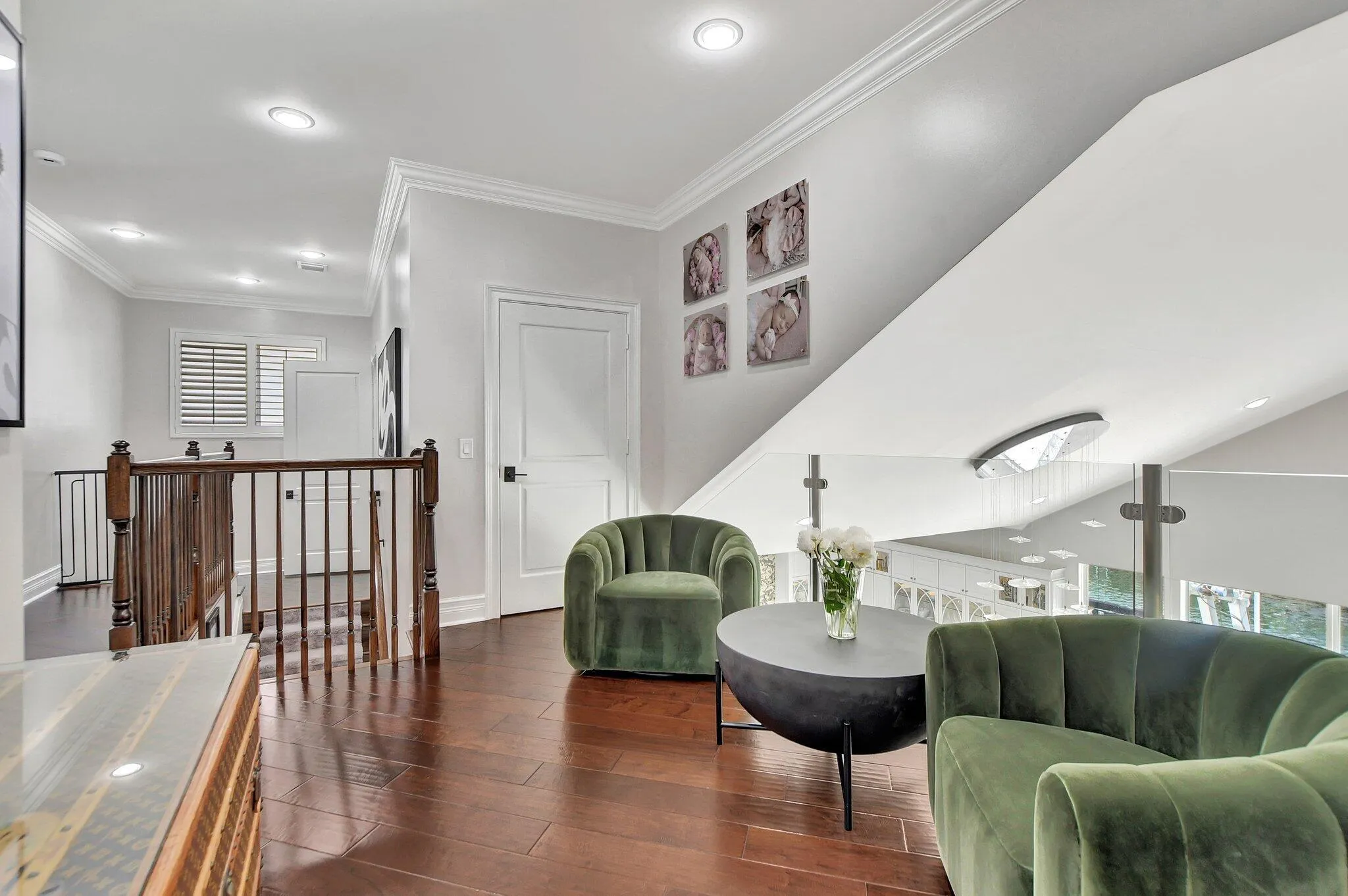 2nd Floor Sitting Area