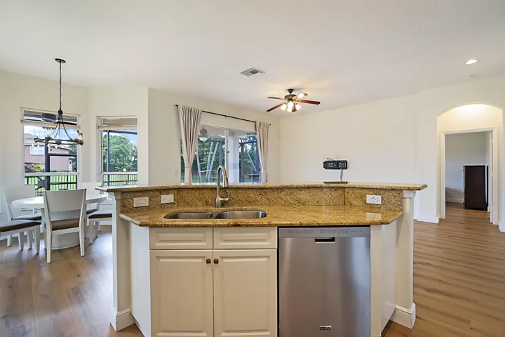 11065 Stone Creek St -17