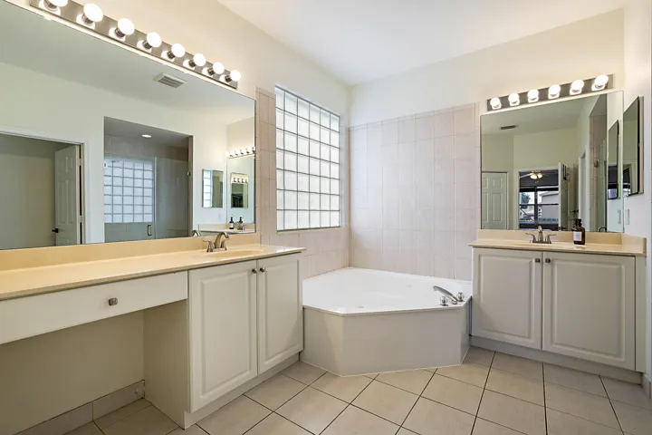 11065 Stone Creek St -29