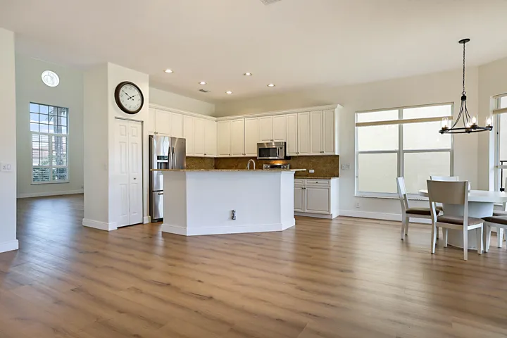 11065 Stone Creek St -24