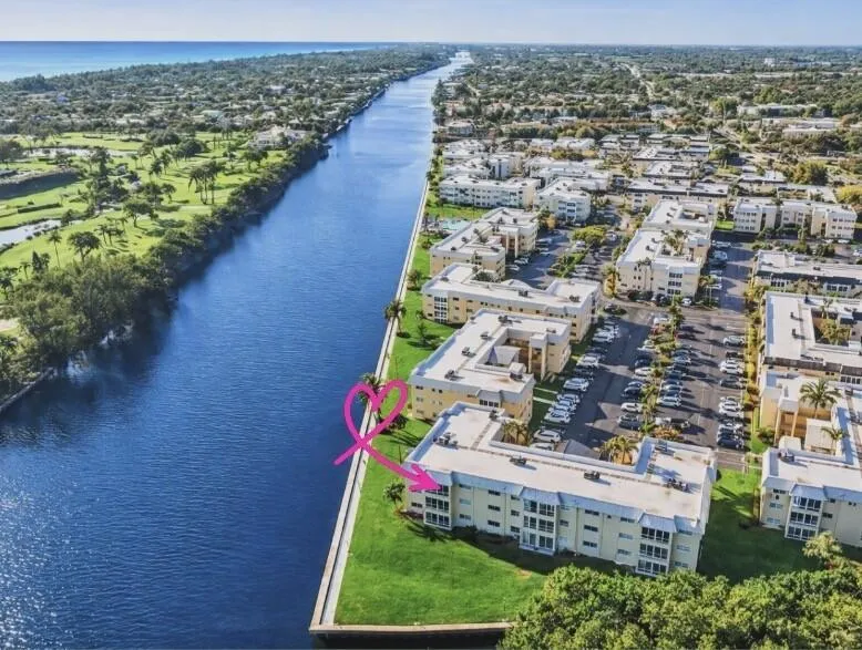 1 COLONIAL CLUB 104 LOCATION
