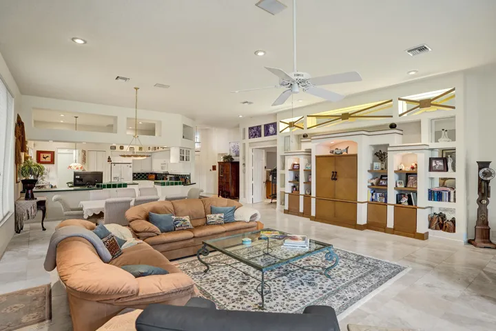 16106 Villa Vizcaya | Limited Golf | AR