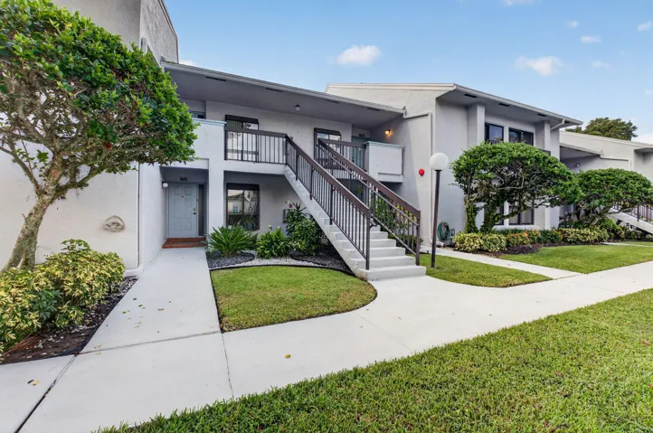 5086 Golfview Court, #1622