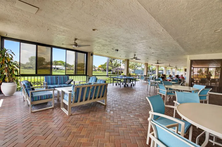 Clubhouse Veranda61-web-or-mls-DSC_5063