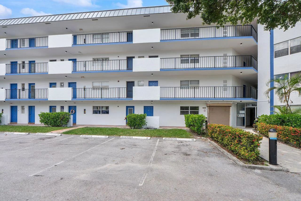 6260_S_Falls_Cir_Dr_u110_029