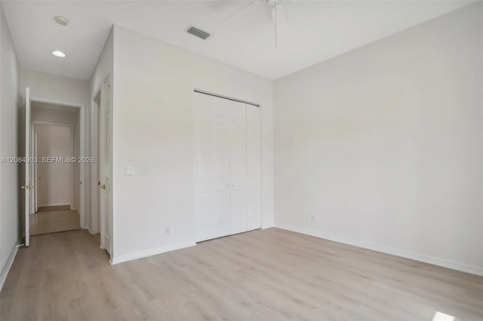 Photo 31 Photo 31