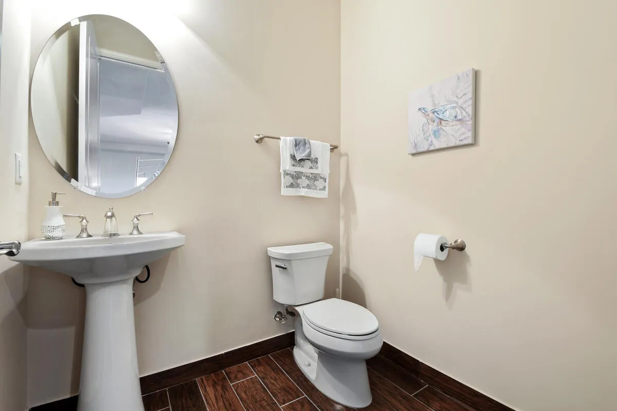 Powder Room / Half Bathroom