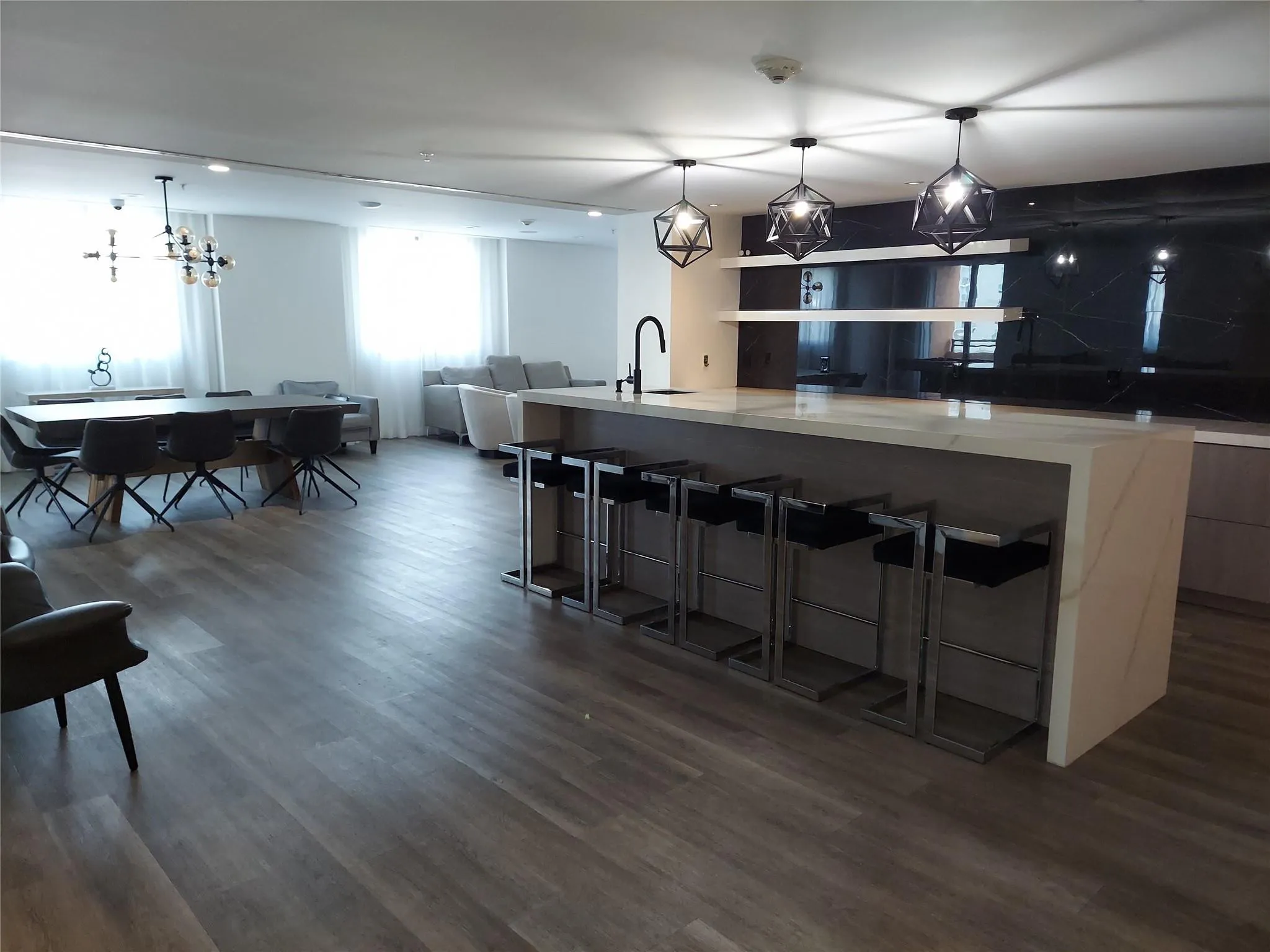 PM ROOM