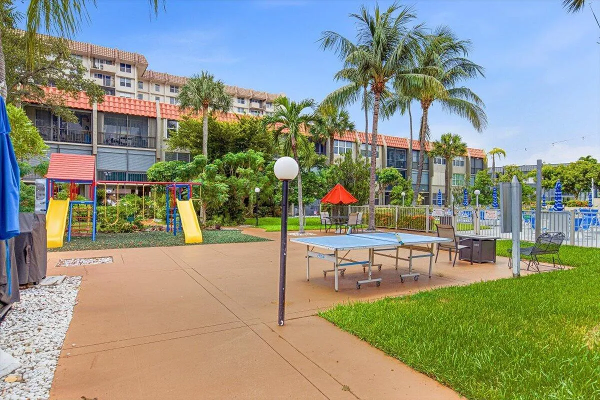 34-Clubhouse-Playground