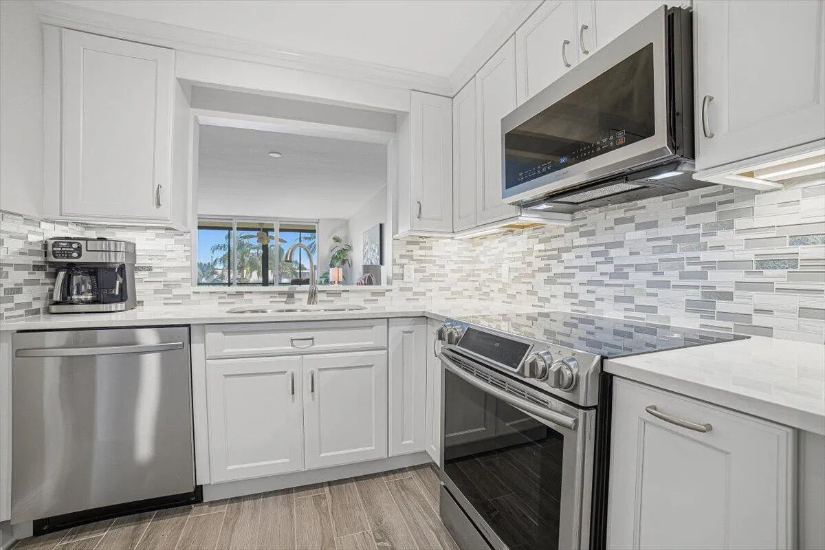 08-Kitchen-E