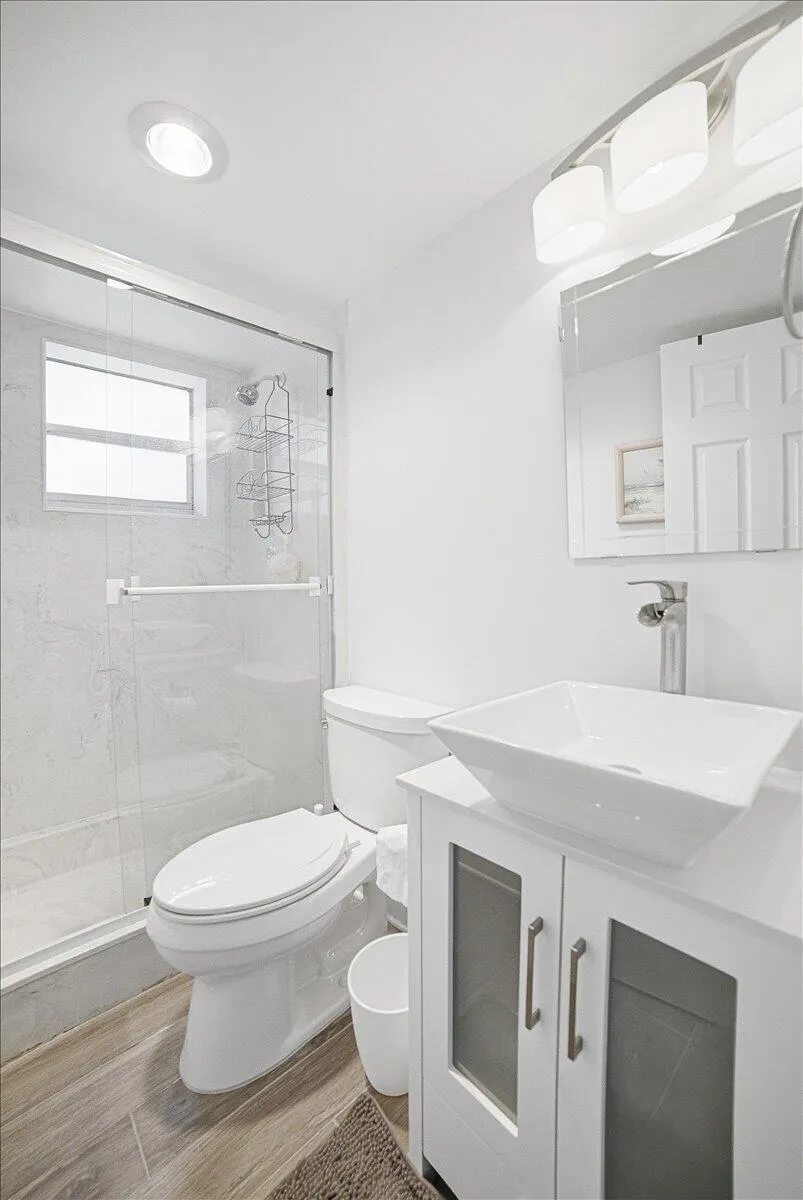 21-Bathroom2