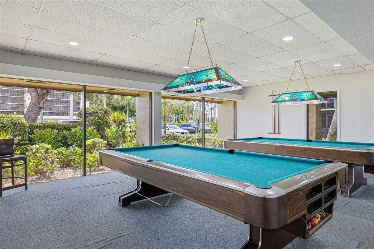 27-Clubhouse-Billiards