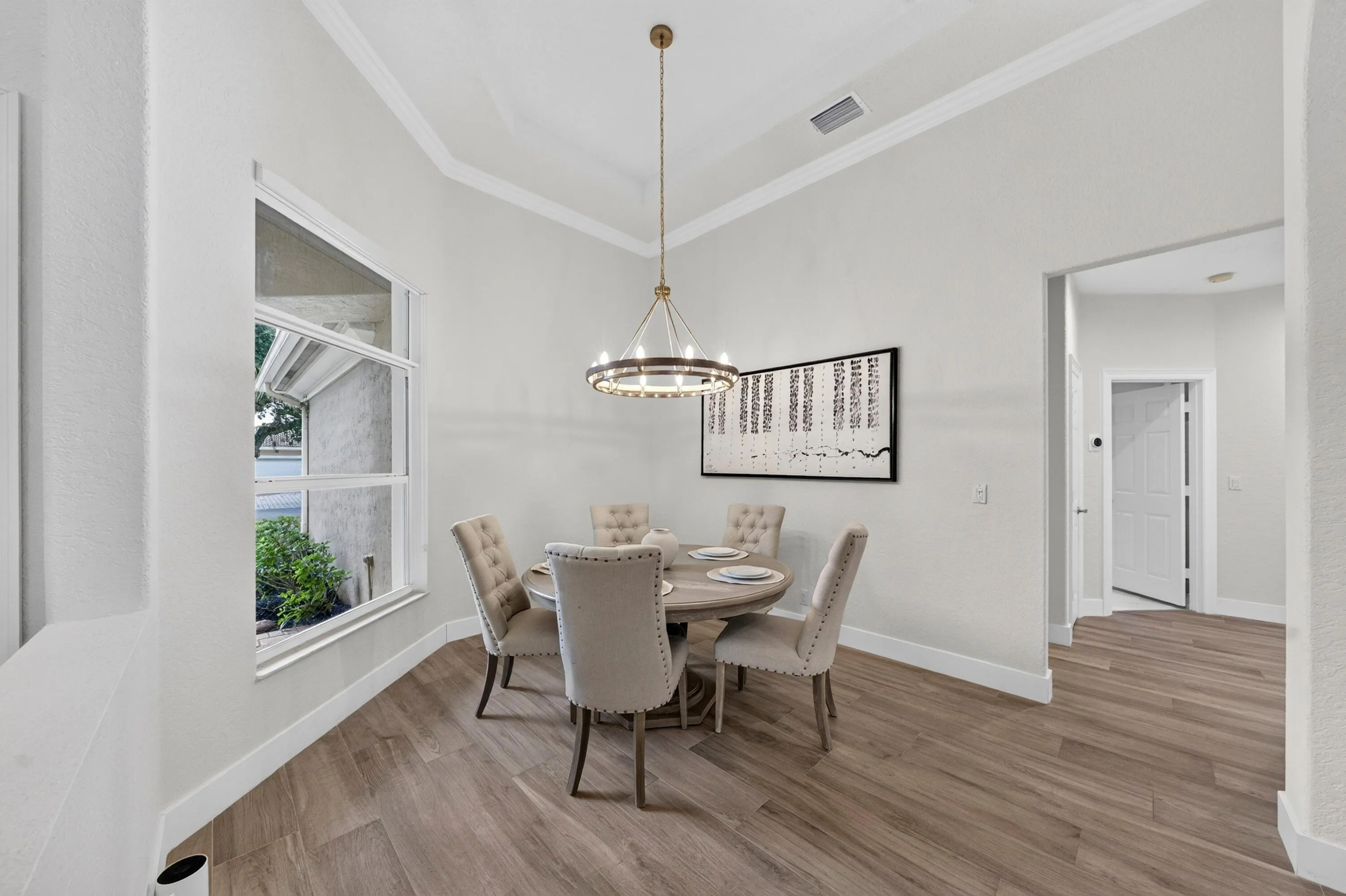 013-046-Dining Room-4000x2664