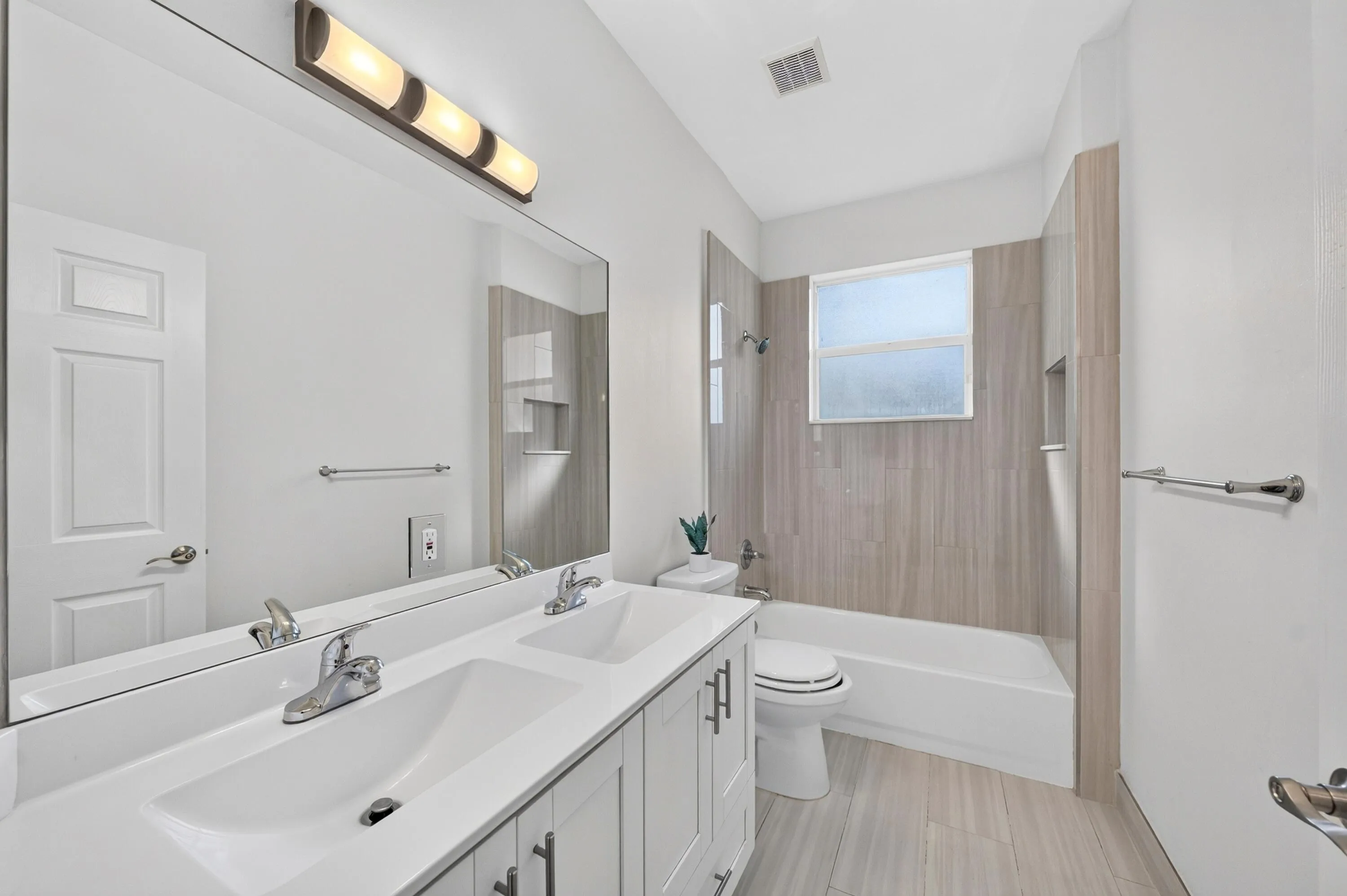 033-045-Bathroom-4000x2662