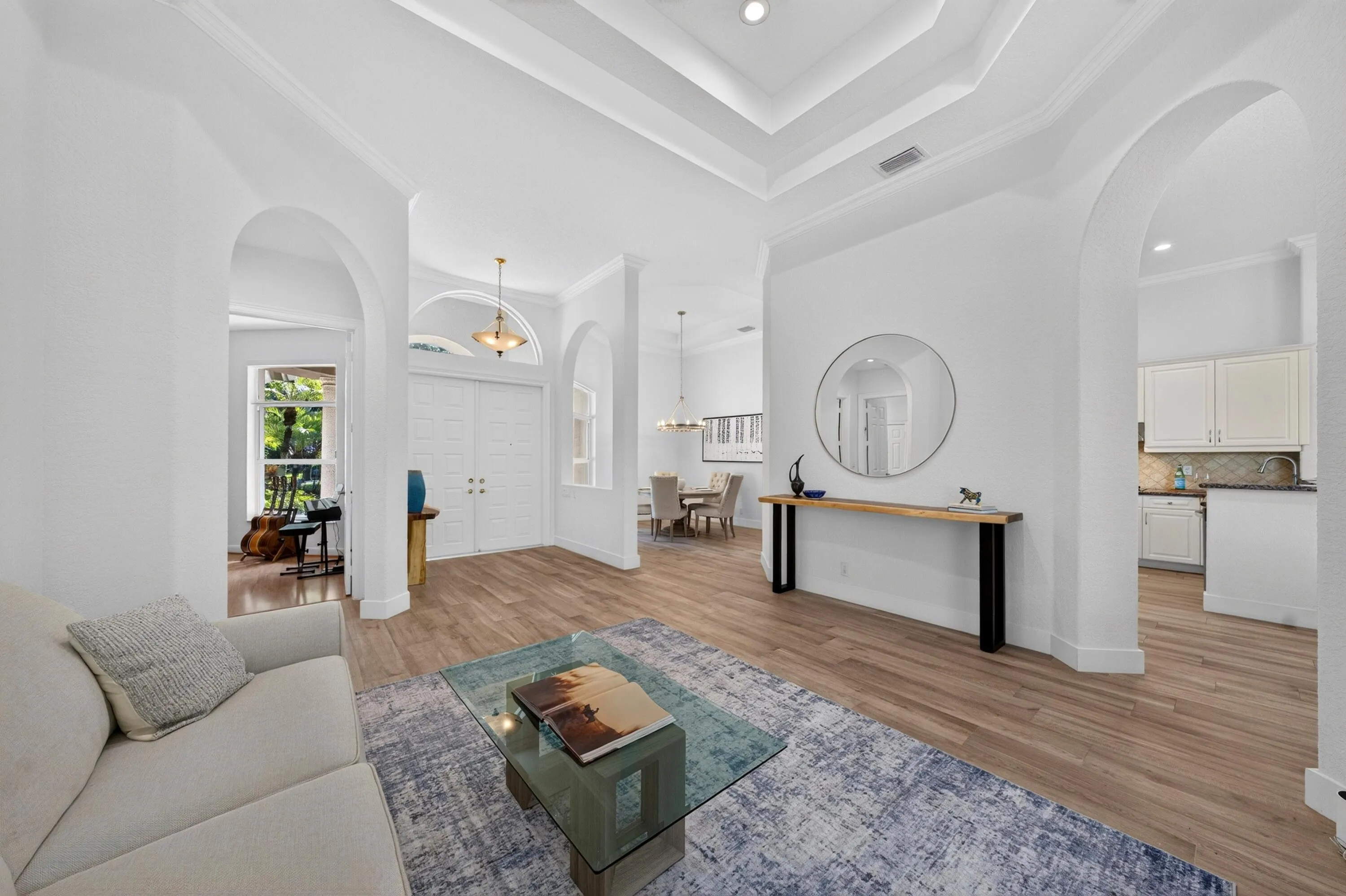 009-018-LivingDining Room-4000x2664