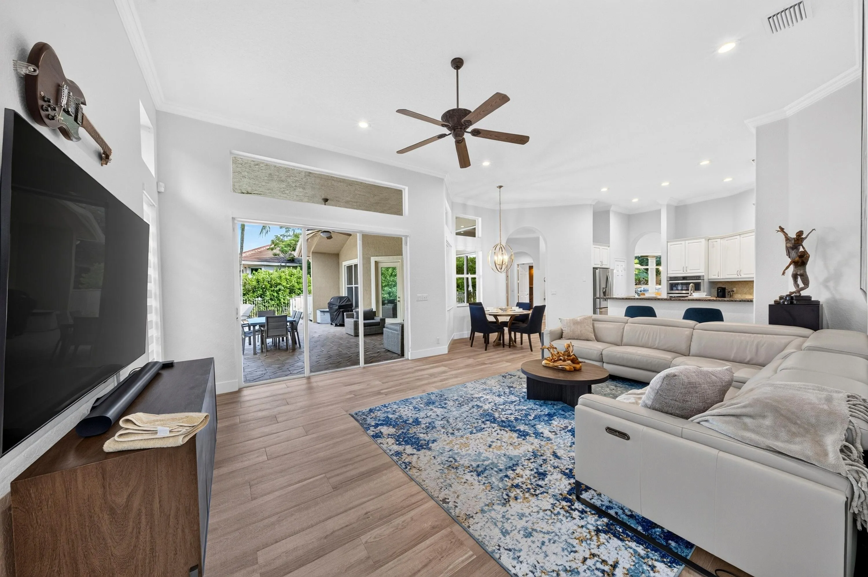 023-013-Family Room-4000x2662