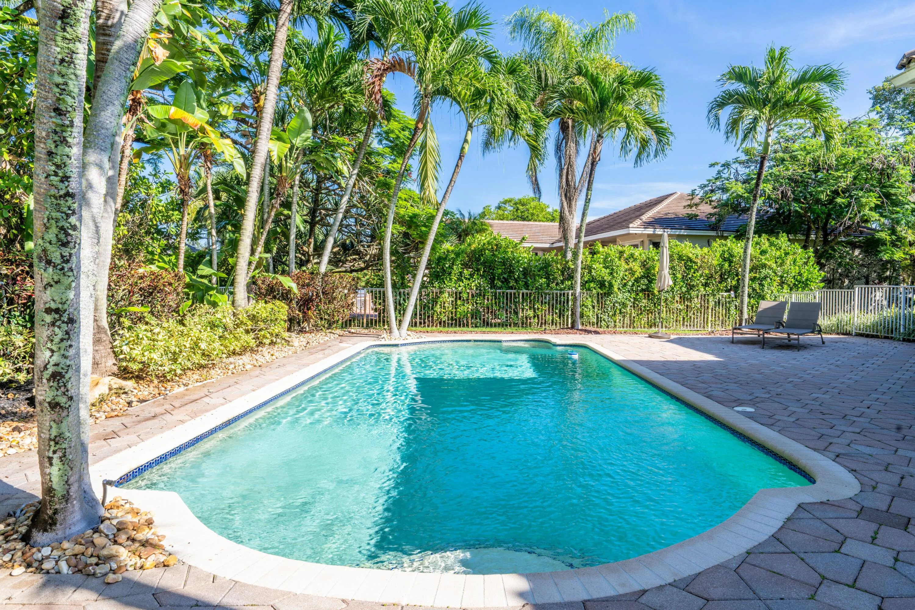 043-005-Pool-4000x2667