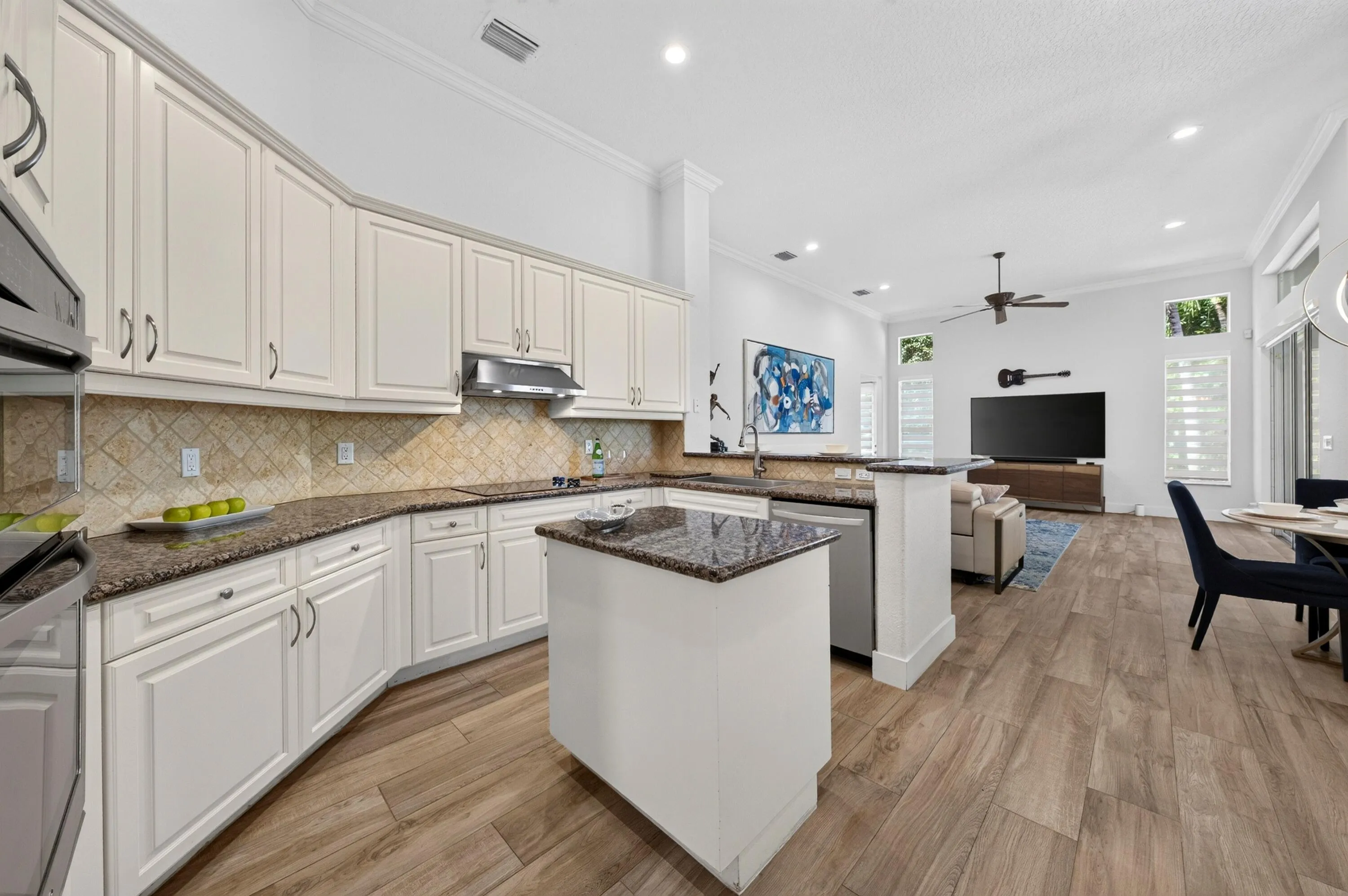 015-002-Kitchen-4000x2660