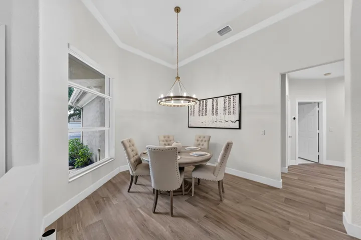 013-046-Dining Room-4000x2664