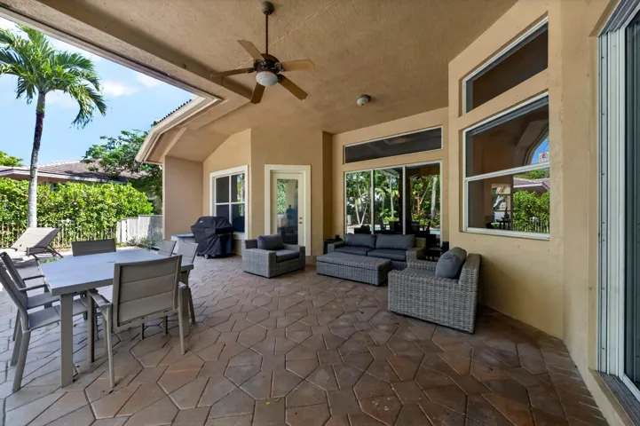 038-032-Patio-4000x2662
