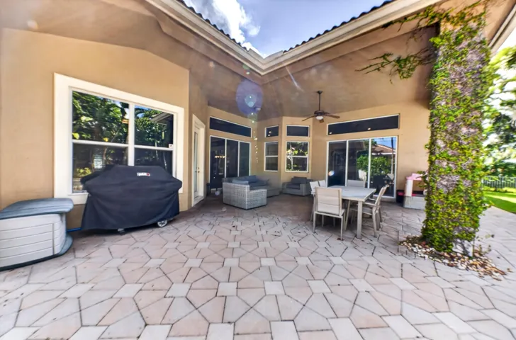 041-026-Patio-4000x2658
