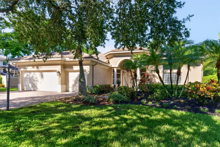 003-006-Front of Home-4000x2678