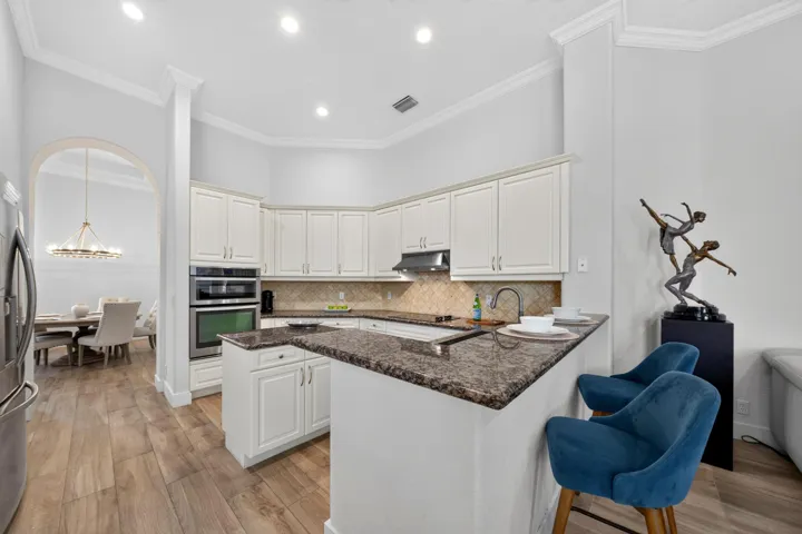 018-019-Kitchen-4000x2664