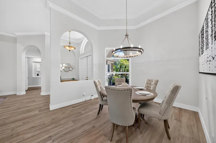 014-044-Dining Room-4000x2662