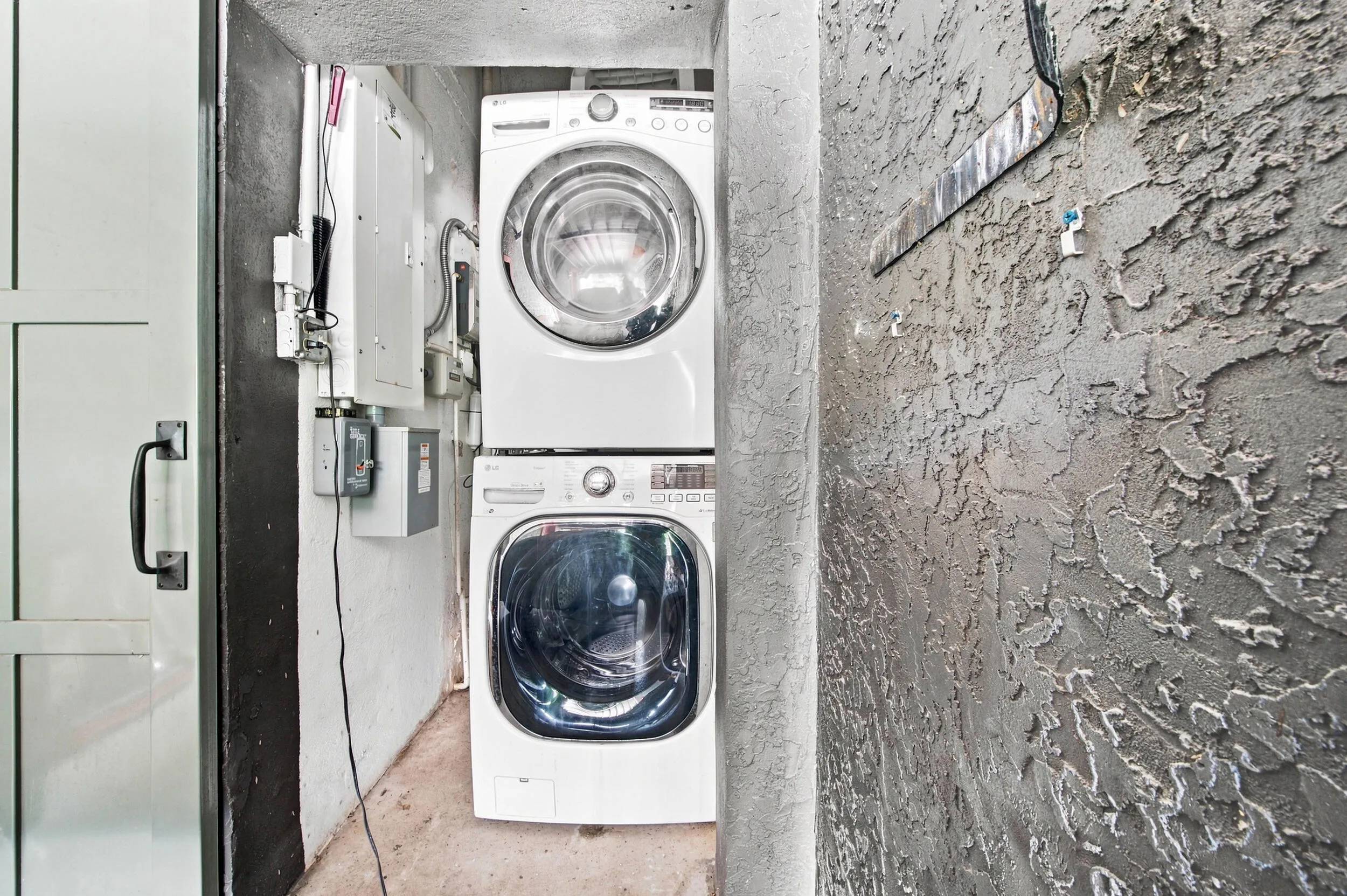 Stackable washer and dryer unit