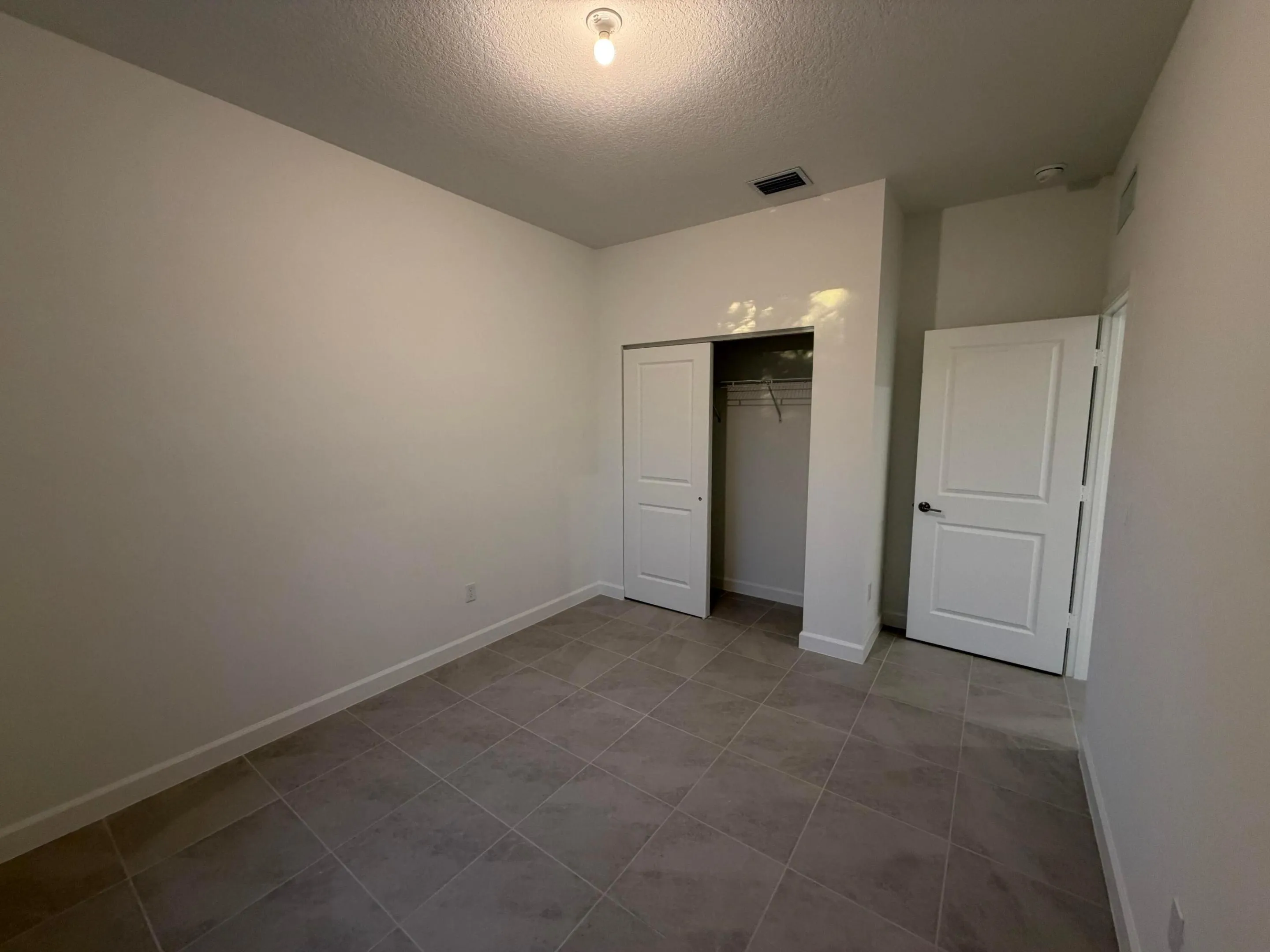 2nd bedroom with closet