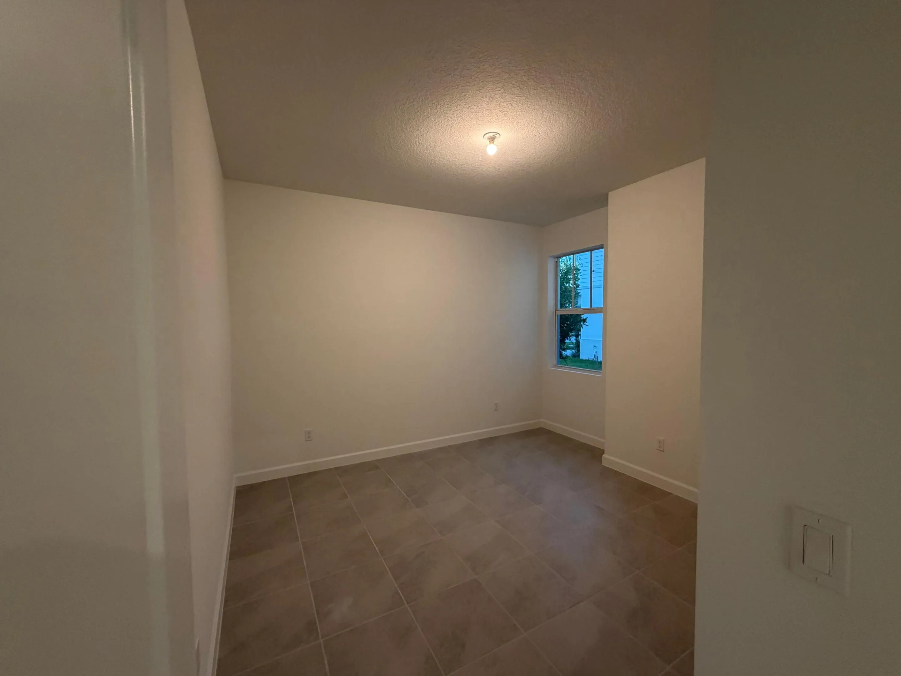 3rd bedroom with closet