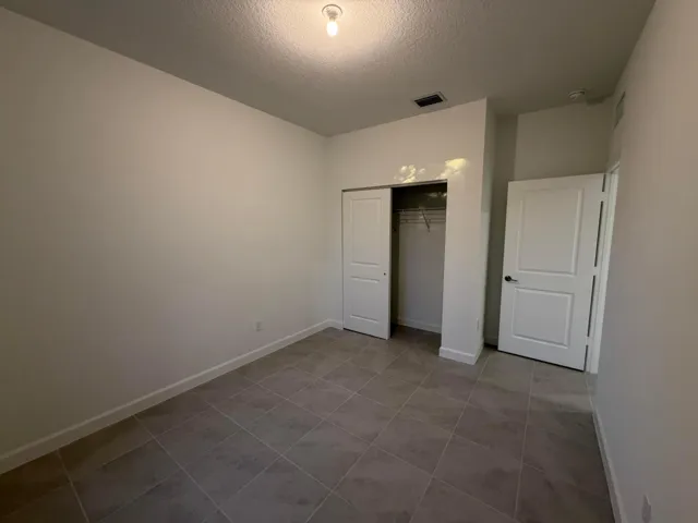 2nd bedroom with closet