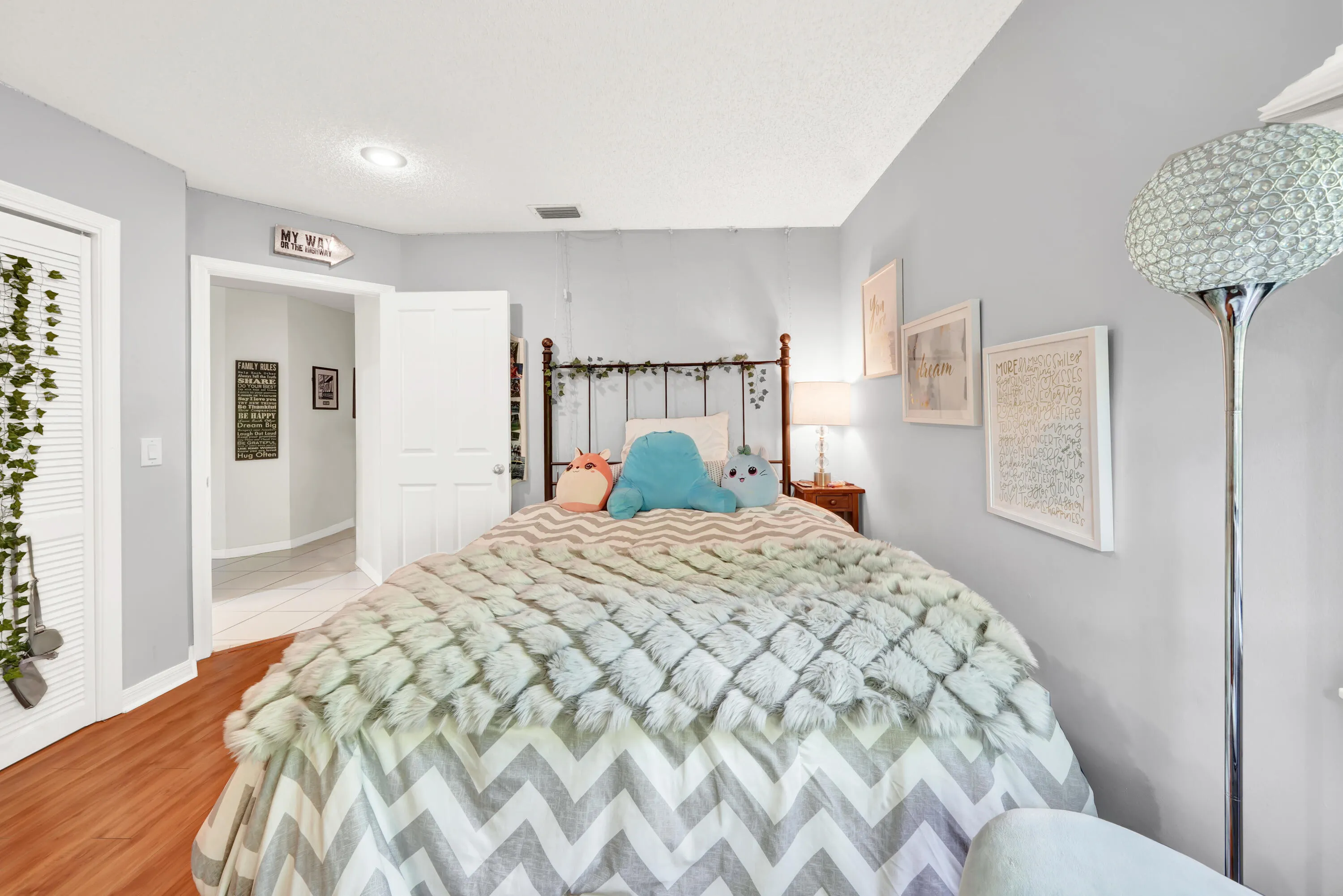 1st Guest Bedroom (1)