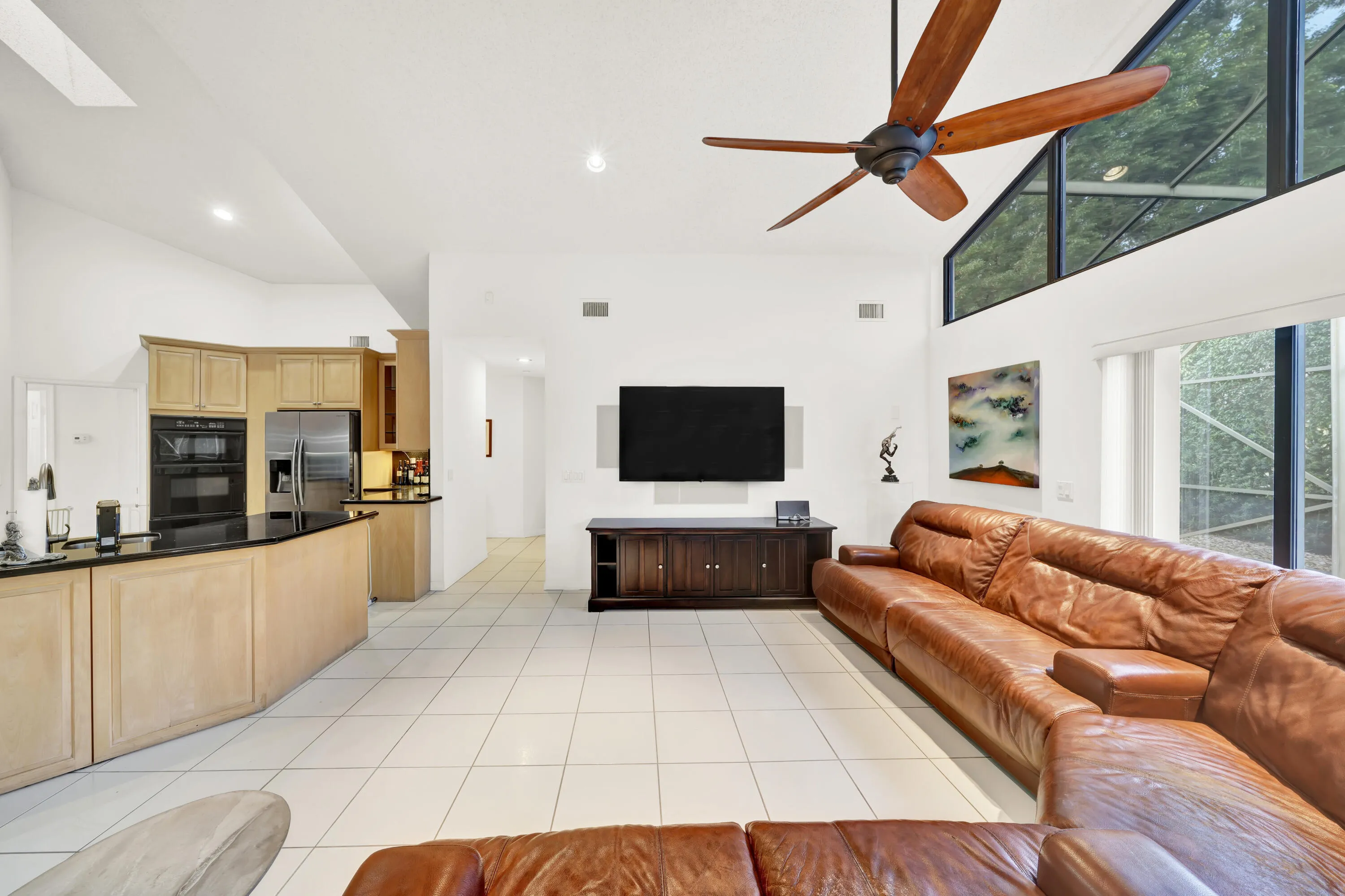 Living Room (1) (2)