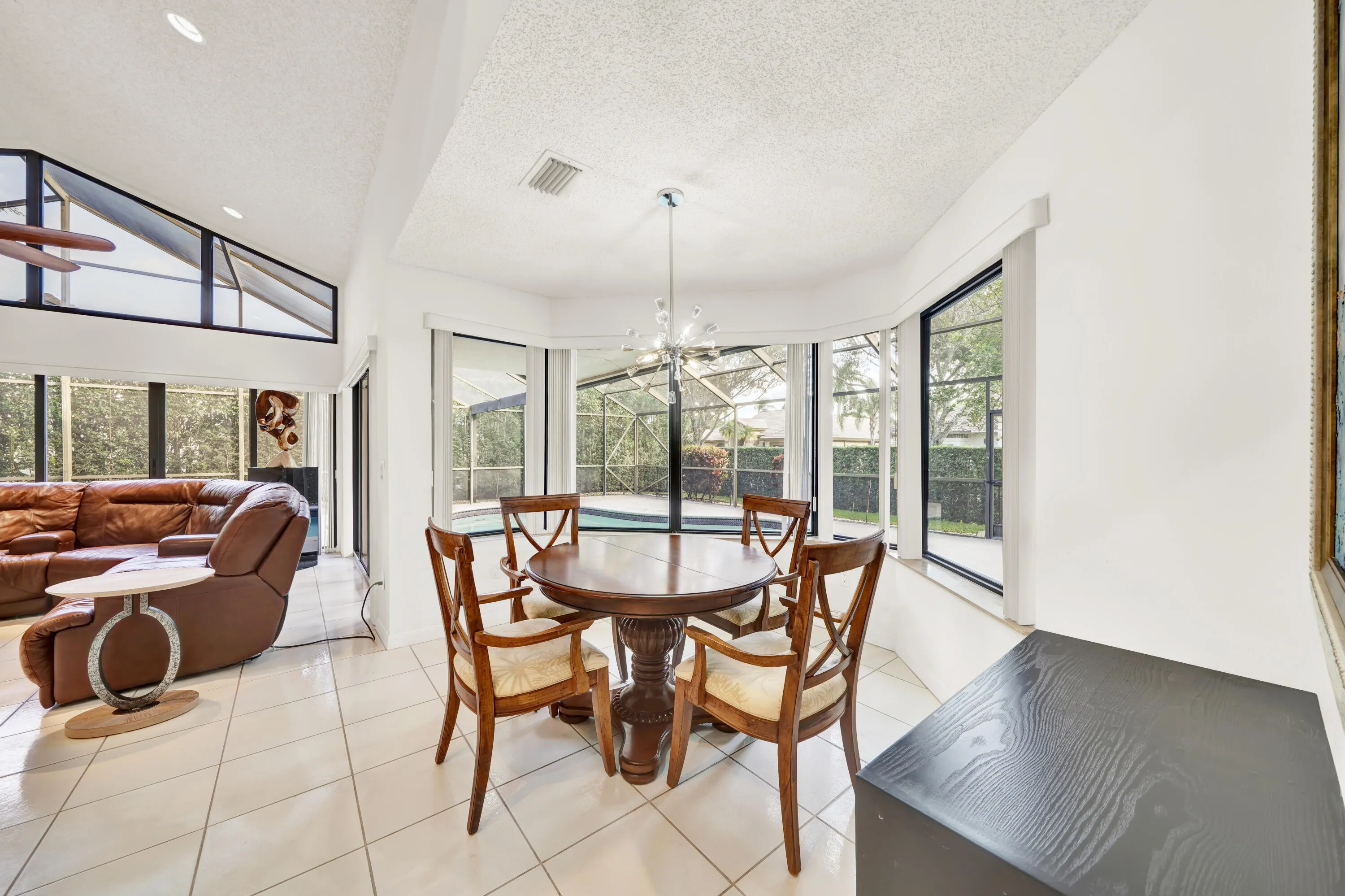Breakfast Nook (1)