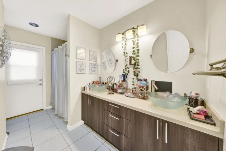 Guest Bathroom (2) (3)