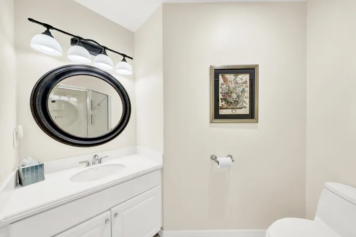 2nd Guest Bathroom (1)