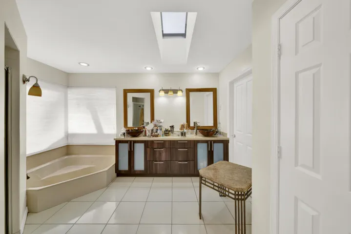 Owner's Suite (4) (1)