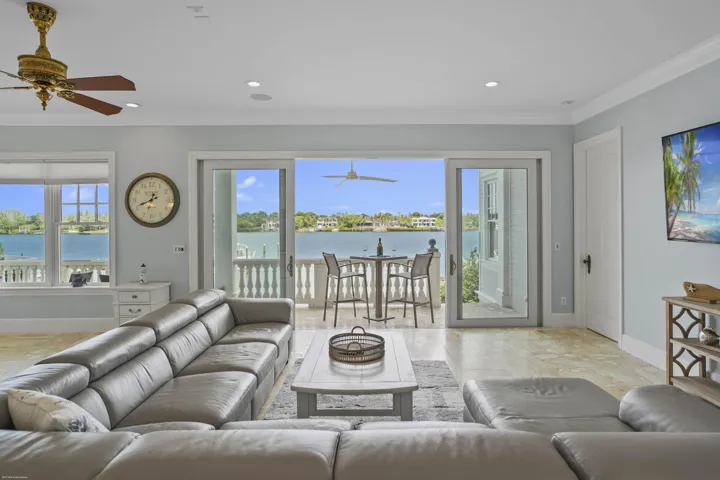 Guest House Family Room