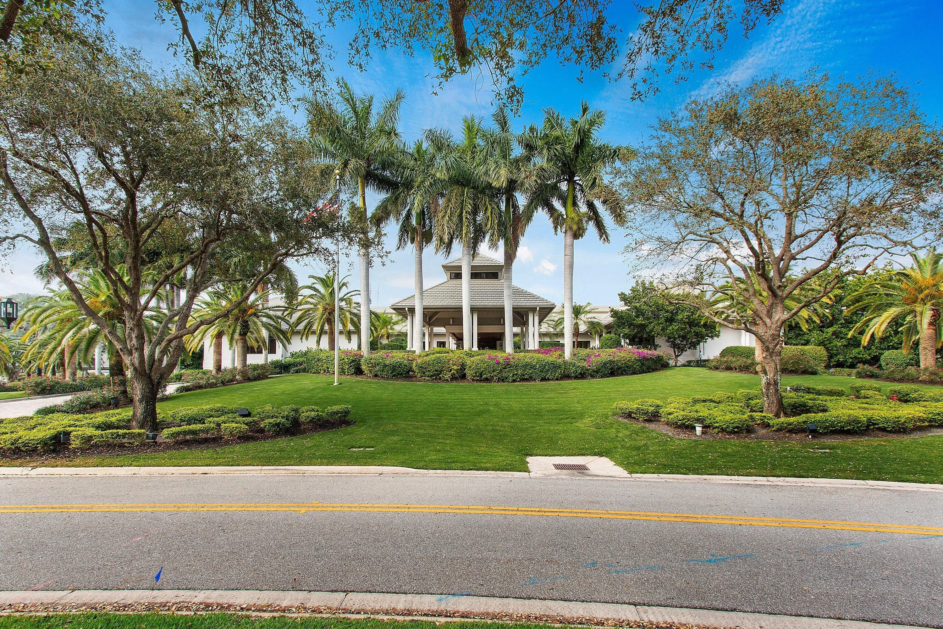 073-21359HarrowCourt-BocaRaton-FL-33433-