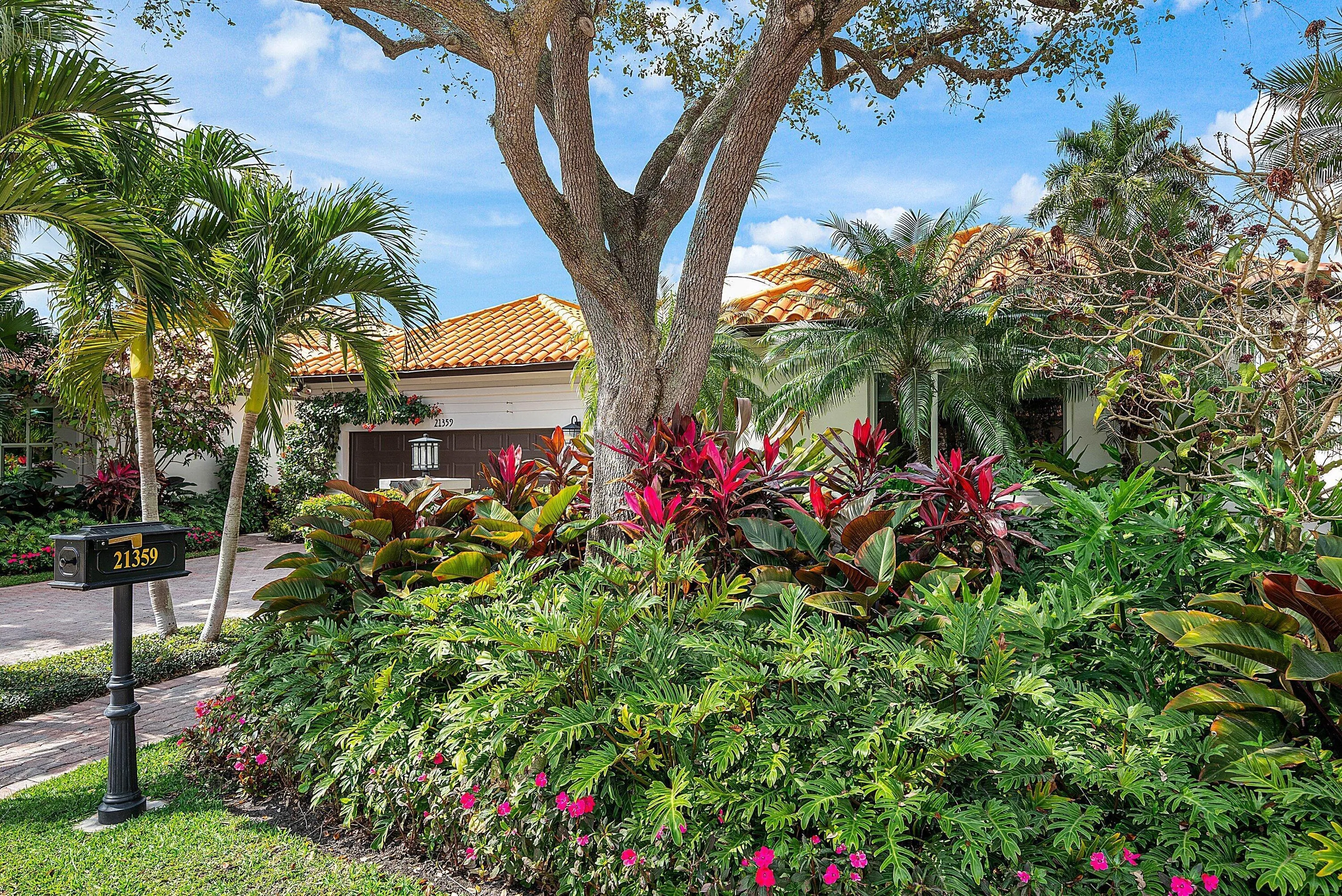 002-21359HarrowCourt-BocaRaton-FL-33433-