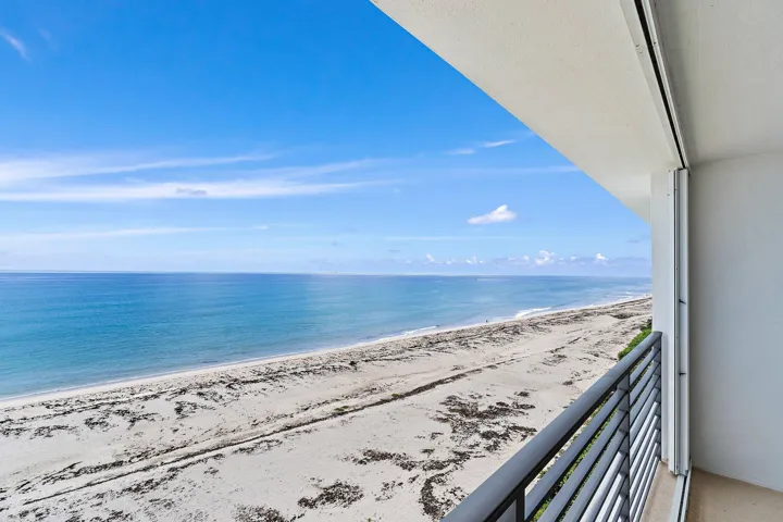 044-900OceanDr-705-JunoBeach-SMALL