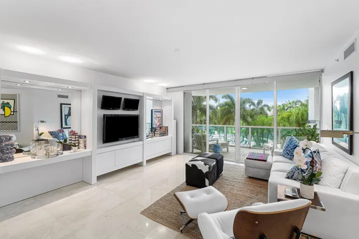 550 SE Mizner Blvd B309 Boca Raton FL 33