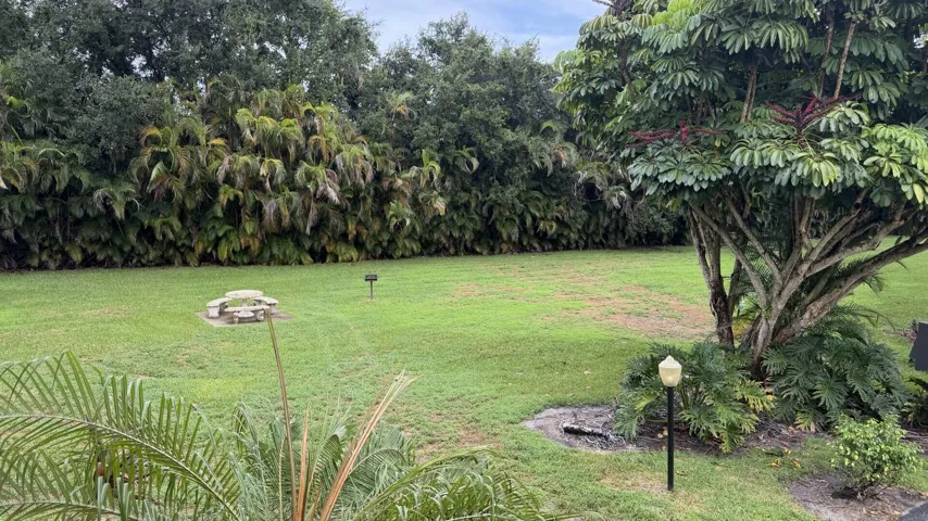 Picnic table