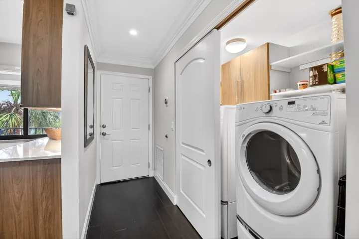 Washer/Dryer closet